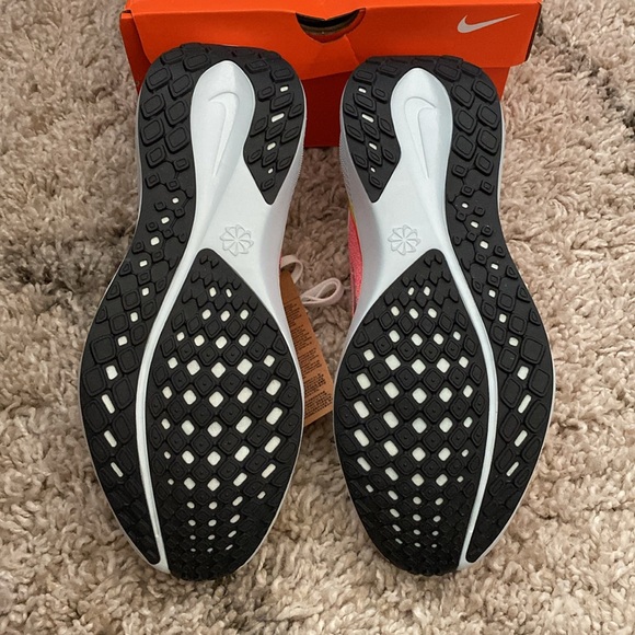 Nike Air Zoom Pegasus 41 - women’s size 9 - Picture 5 of 5